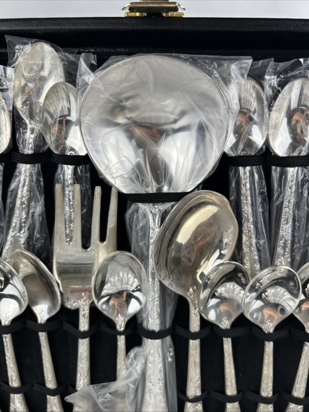 Wm. Rogers & Son Silverware Set Preowned 63 Pieces (Enchanted Rose) - Picture 9 of 14
